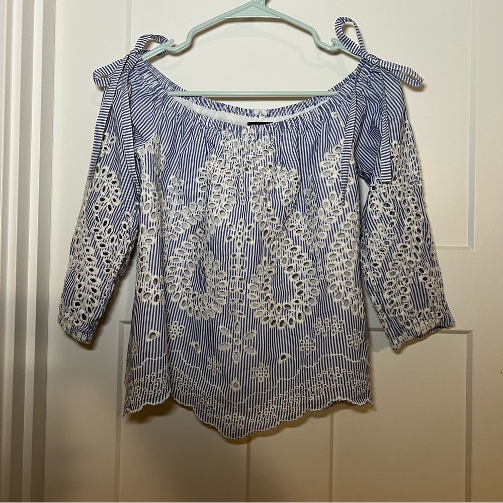Women’s Express Blue and White Eyelet Off Shoulder Top Size Small 100% Cotton - Picture 1 of 11